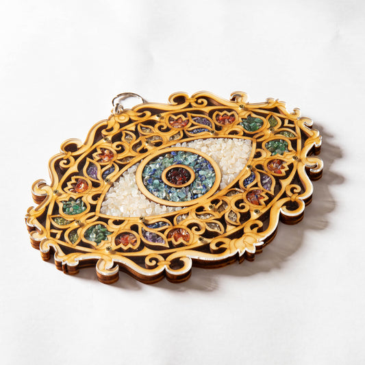 Ojo decorado con cuarzos energeticos